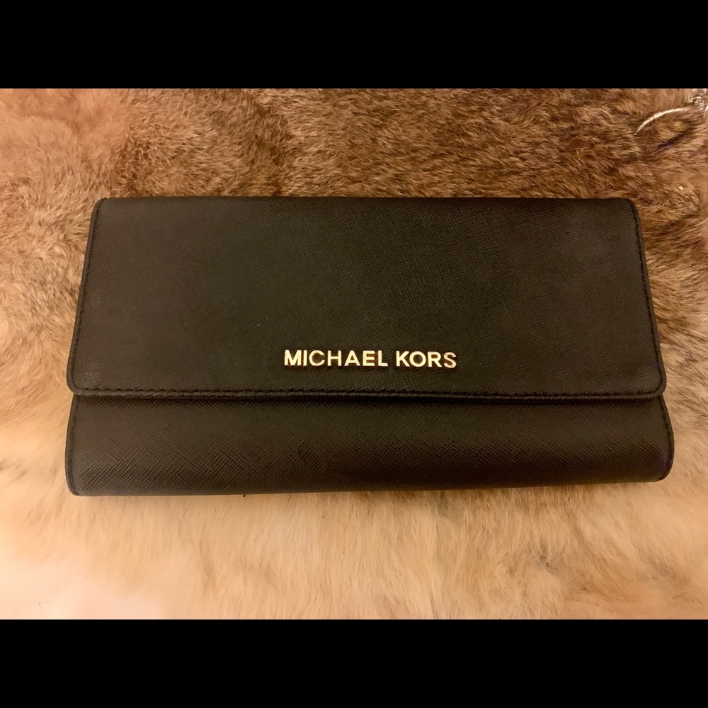 Michael Kors wallet - Picture 1 of 3